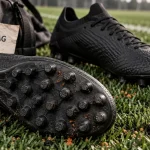 Chaussures foot synthétique semelle AG sur terrain synthétique